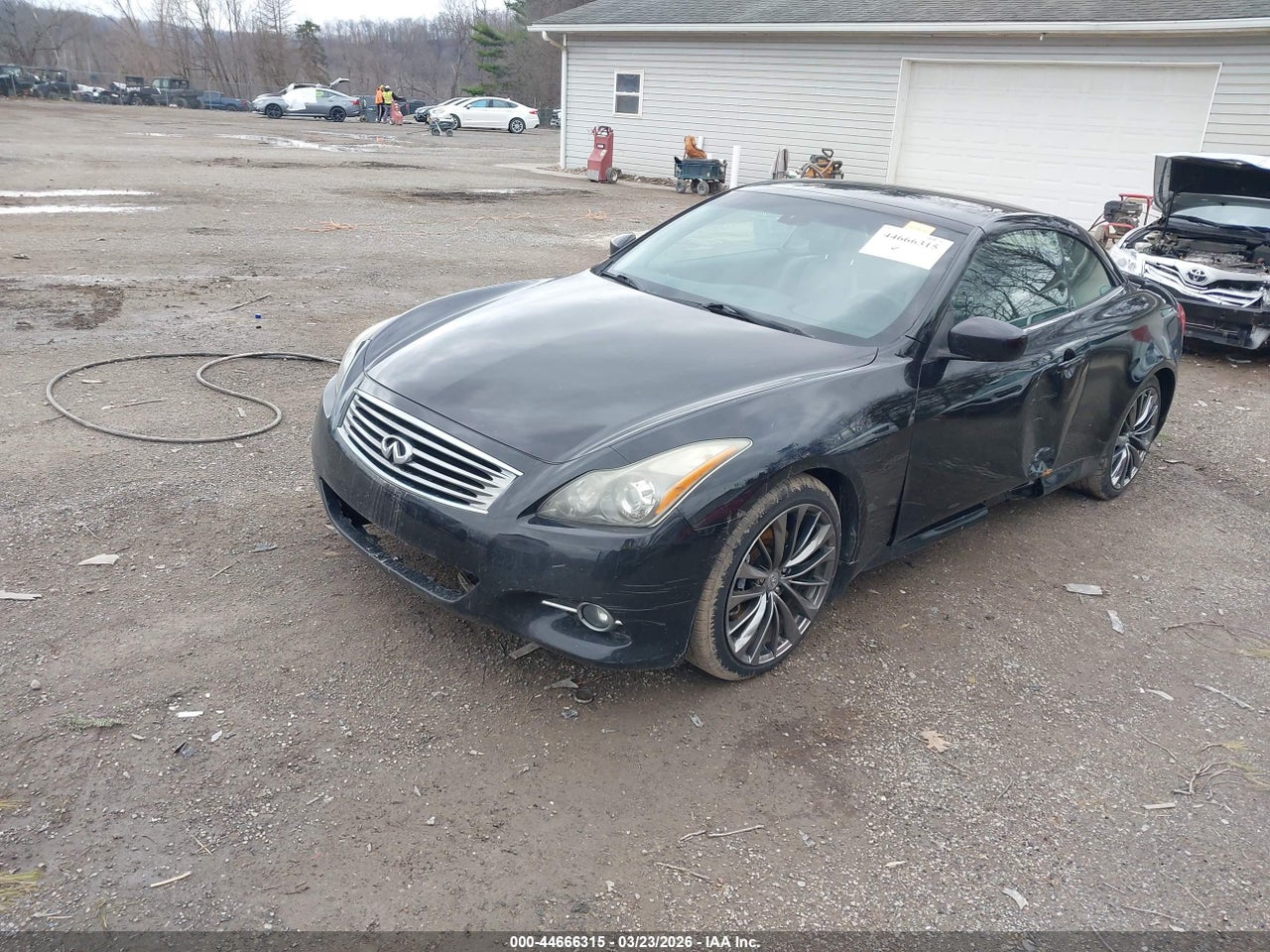 2011 INFINITI G37   · 2/11