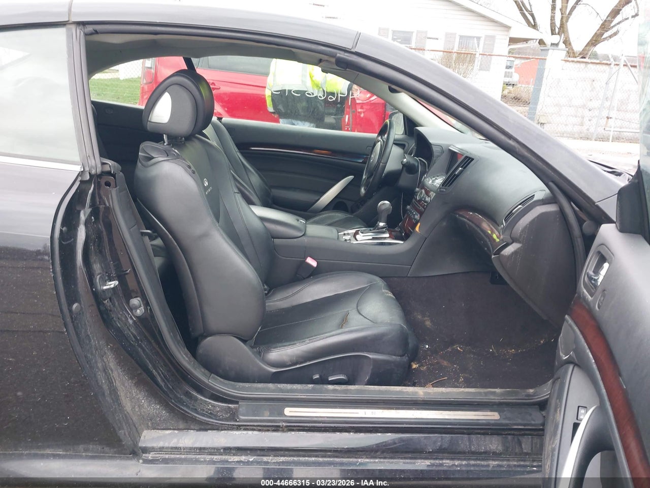 2011 INFINITI G37   · 5/11