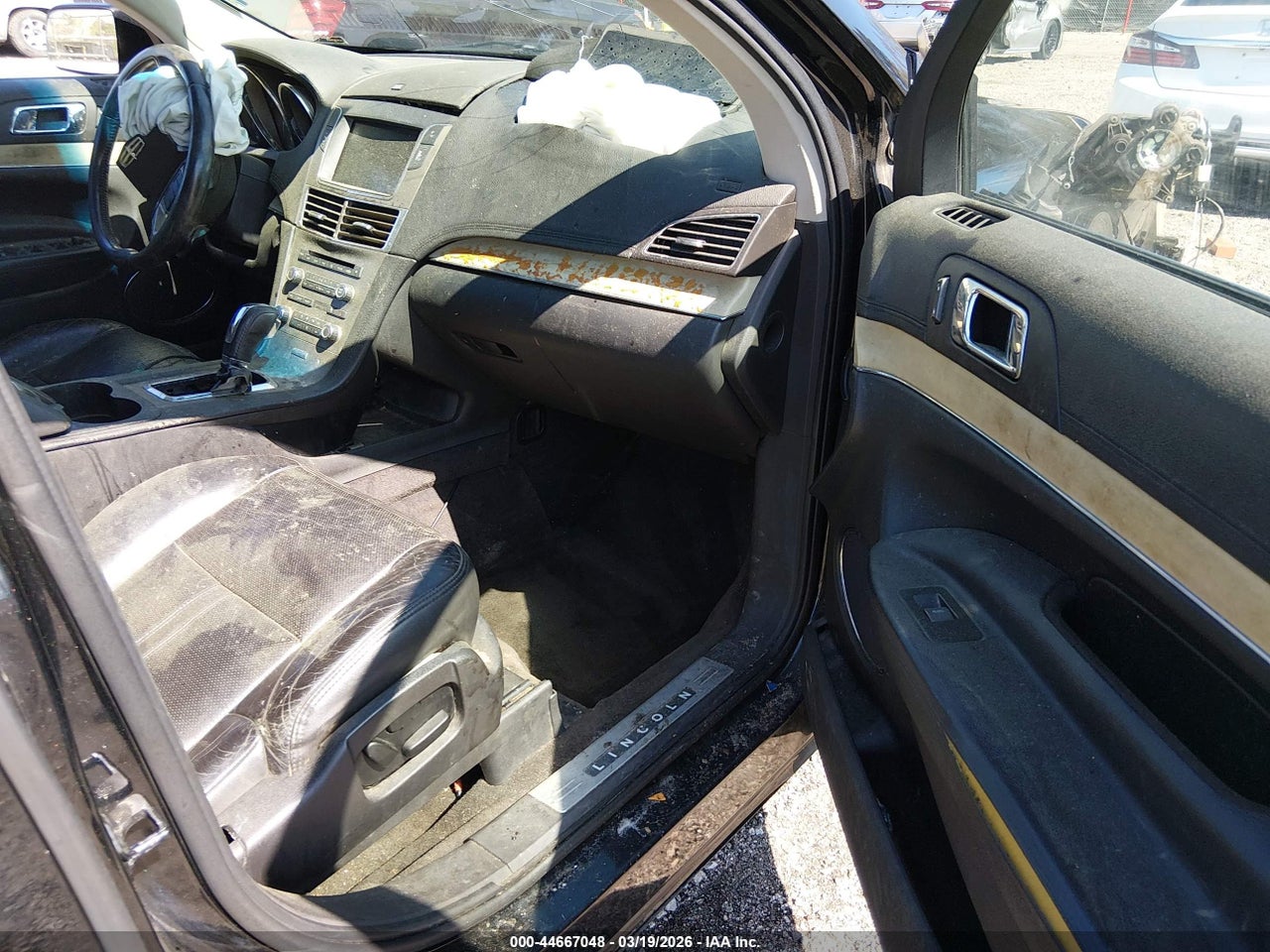 2010 LINCOLN MKT · 5/10