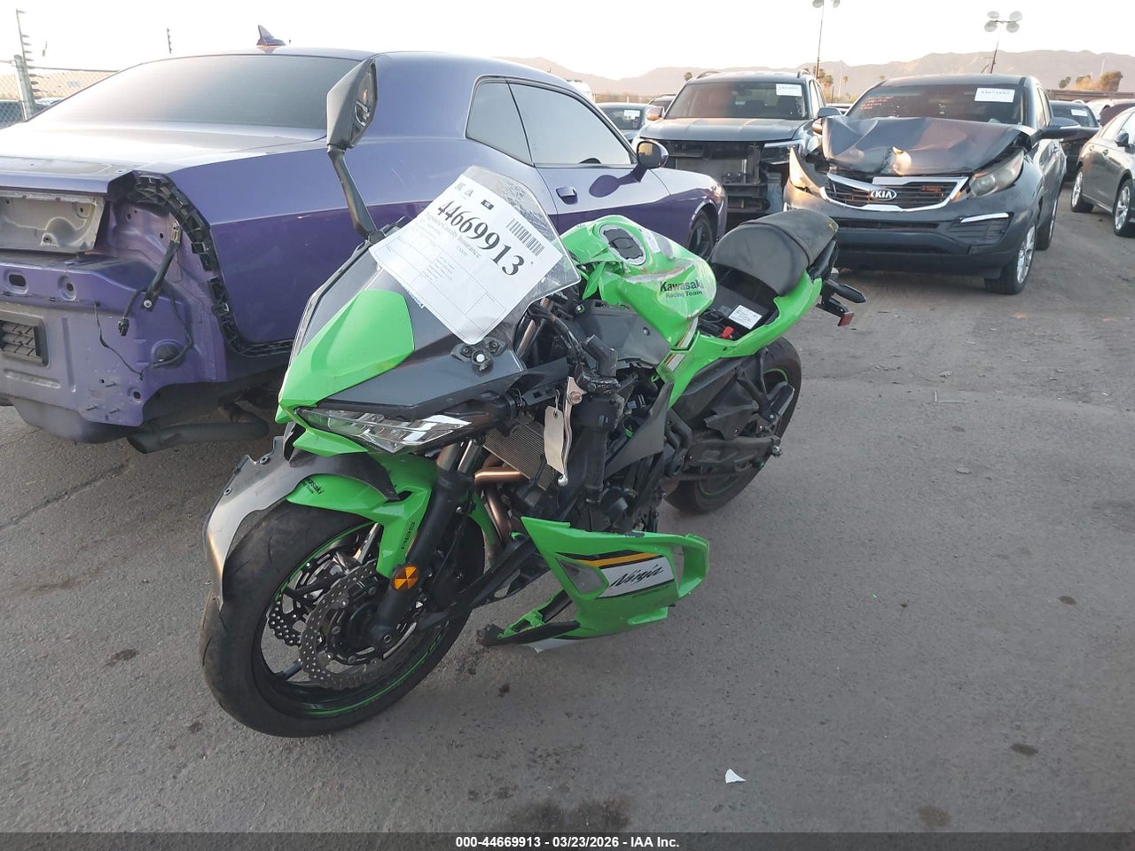 2025 KAWASAKI EX650 P · 2/10