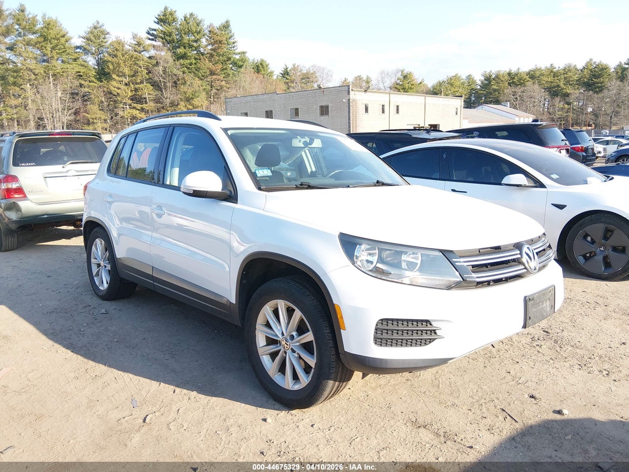 WVGBV7AX0HK****** · 2017 VOLKSWAGEN TIGUAN 2.0T/2.0T S
