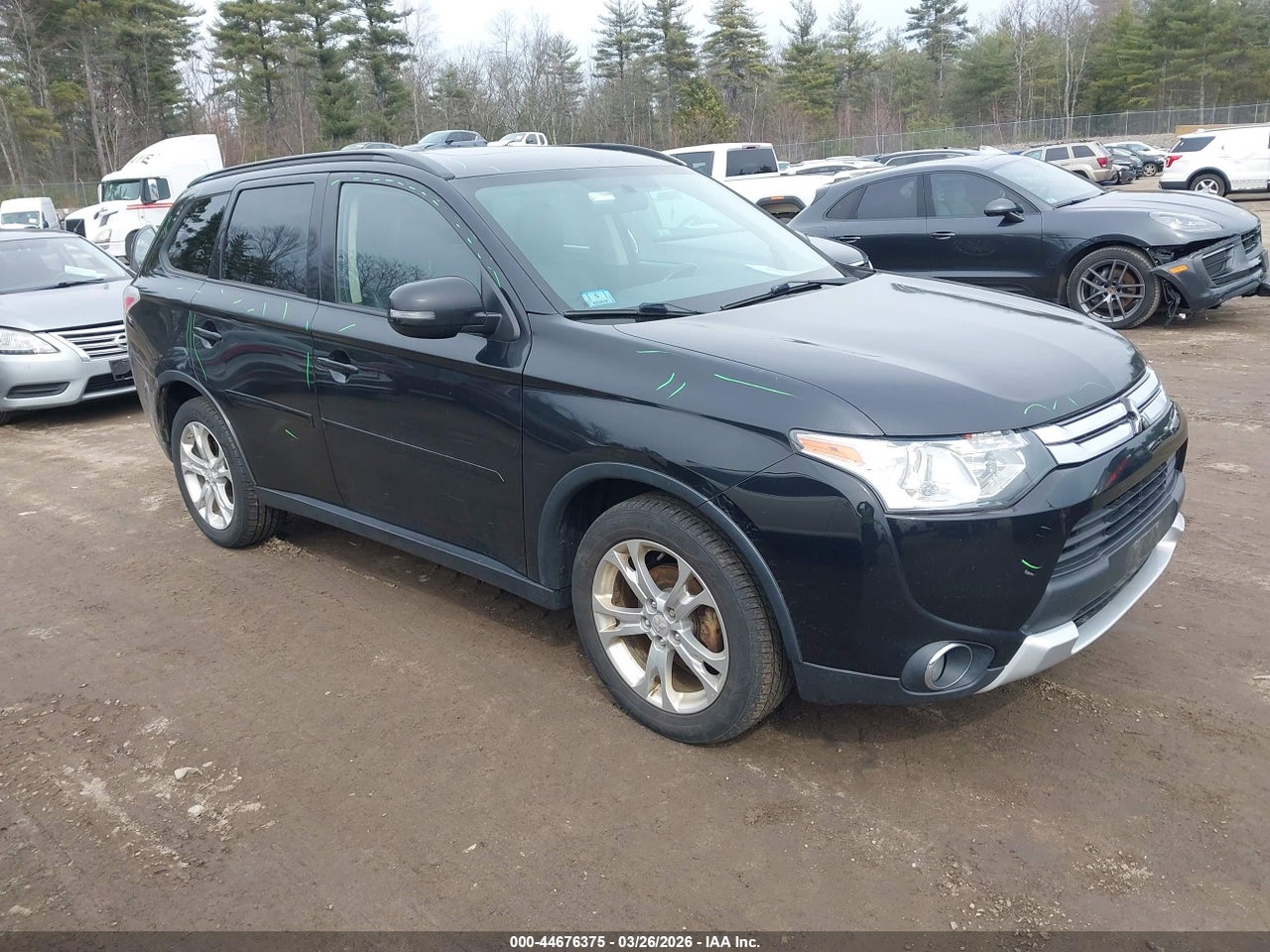 JA4AZ3A32FZ****** · 2015 MITSUBISHI OUTLANDER SE