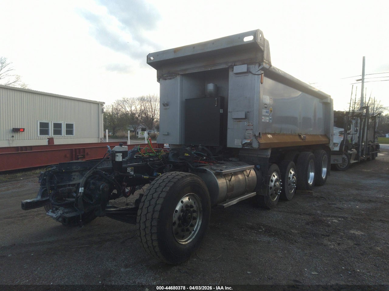 1NKZXPTX4RJ****** · 2024 KENWORTH T880
