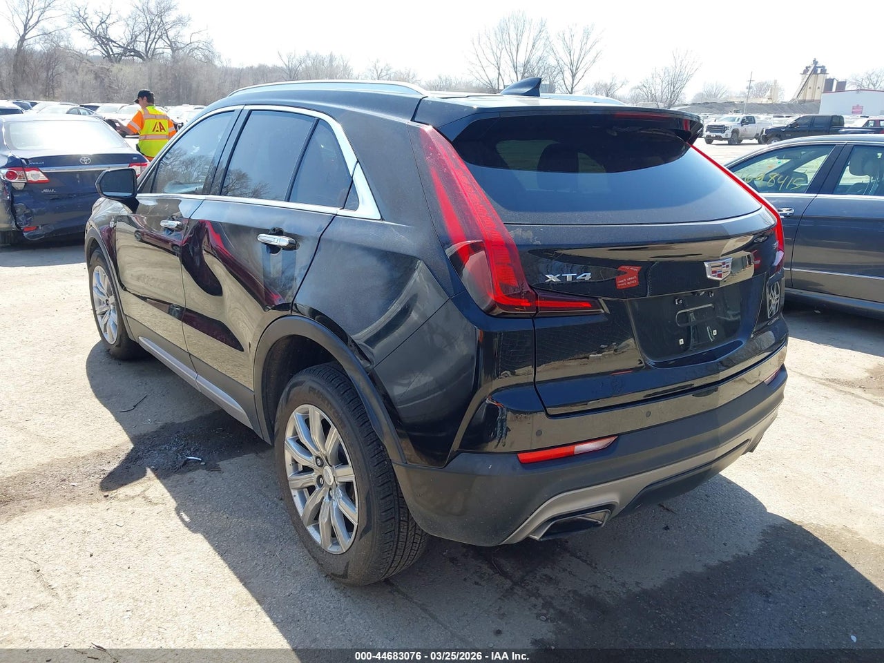 2020 CADILLAC XT4 FWD PREMIUM LUXURY · 3/11