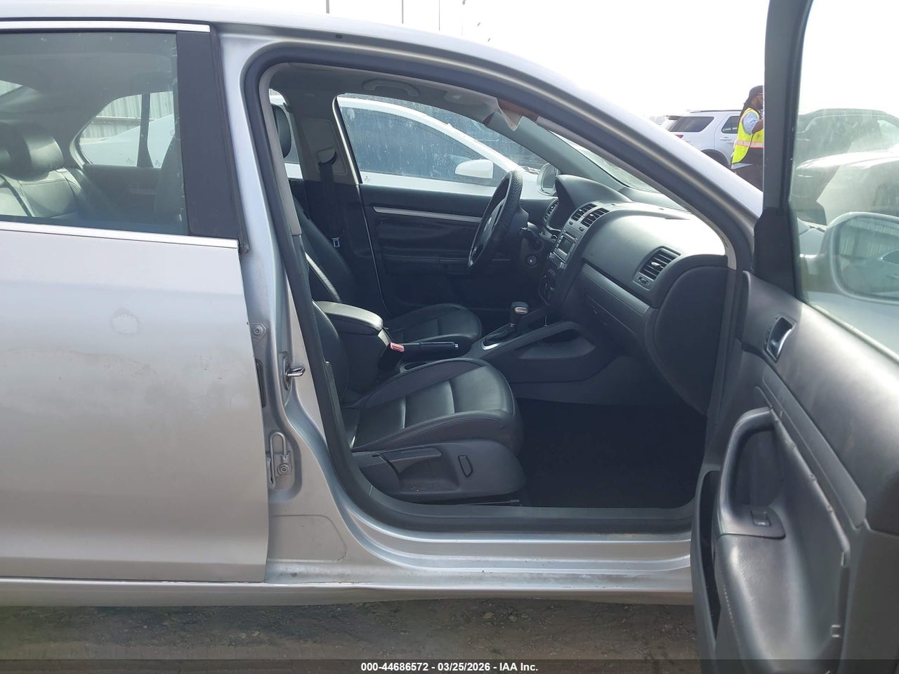 2009 VOLKSWAGEN JETTA SE · 5/11