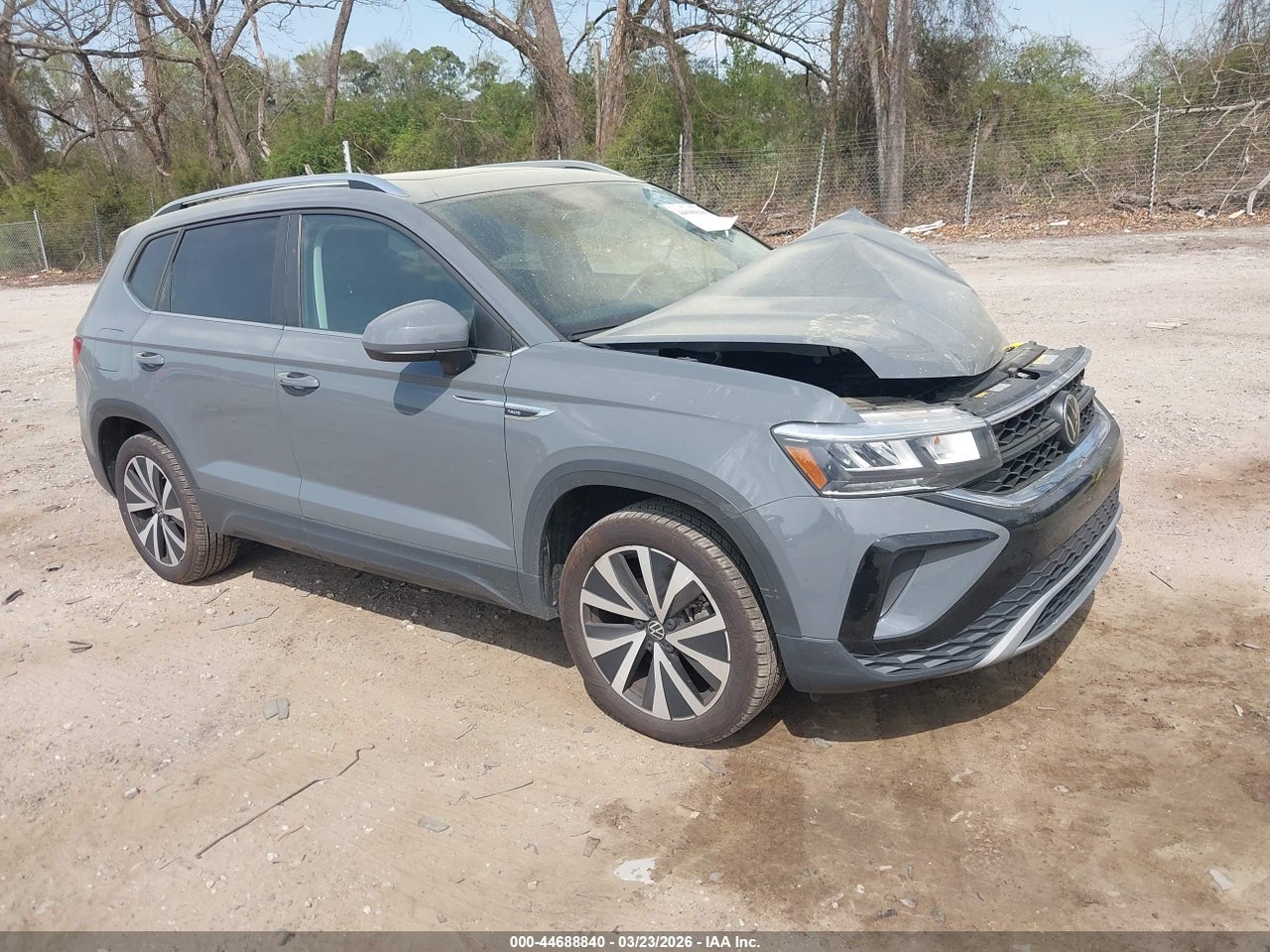 3VVEX7B2XRM****** · 2024 VOLKSWAGEN TAOS 1.5T SE