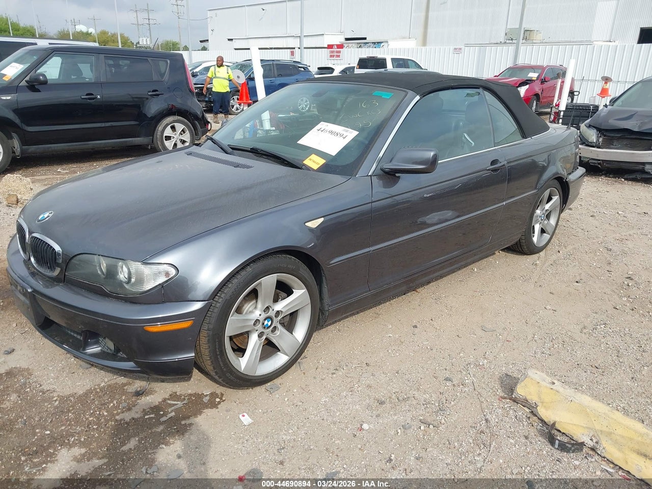 2006 BMW 325CI   · 2/11