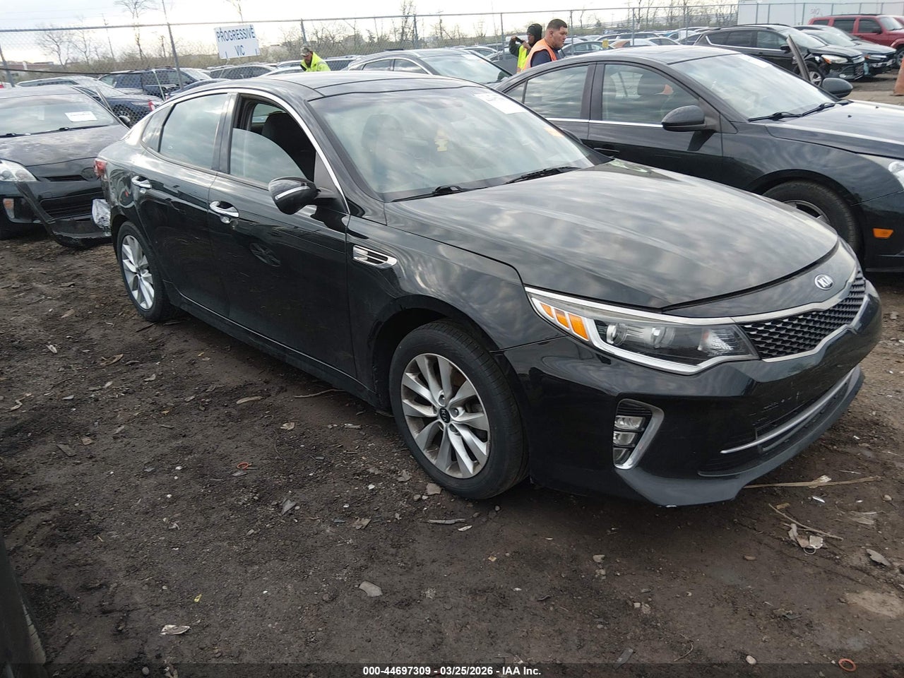 5XXGT4L30JG****** · 2018 KIA OPTIMA S