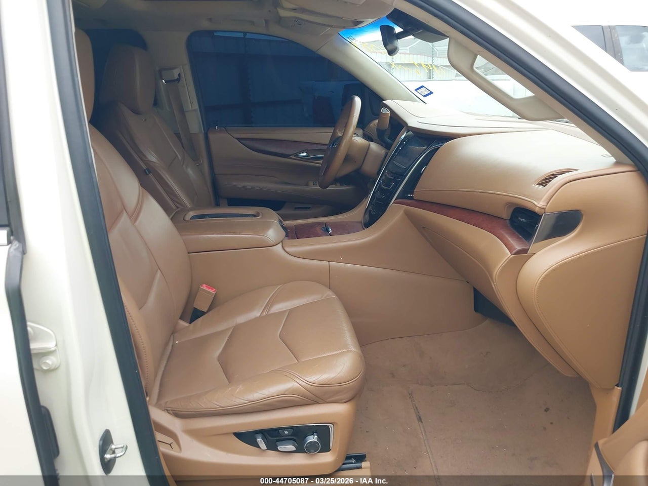 2015 CADILLAC ESCALADE PLATINUM · 5/11