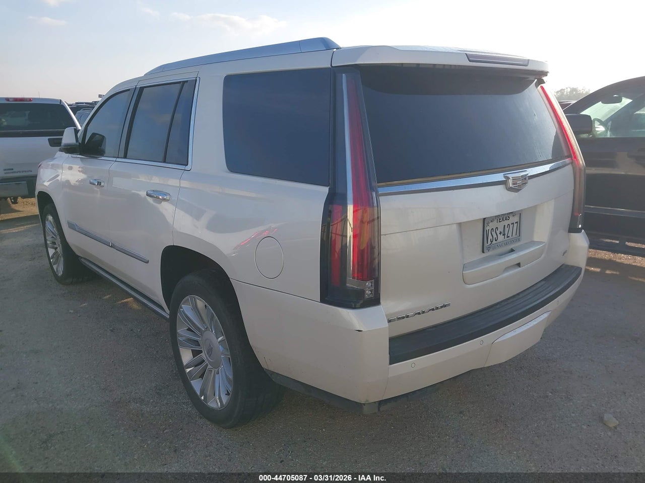 2015 CADILLAC ESCALADE PLATINUM · 3/11