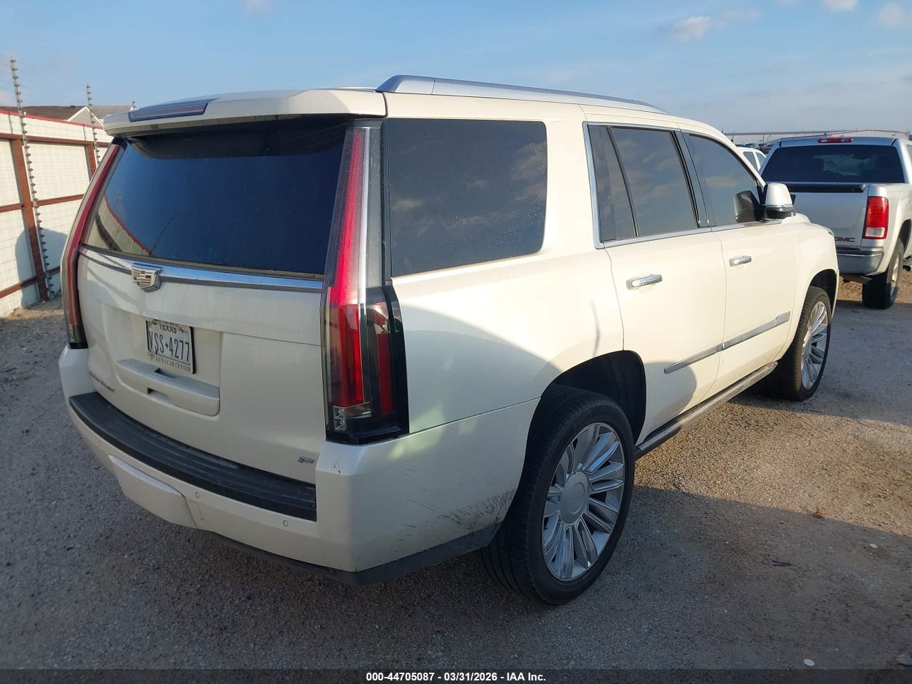 2015 CADILLAC ESCALADE PLATINUM · 4/11