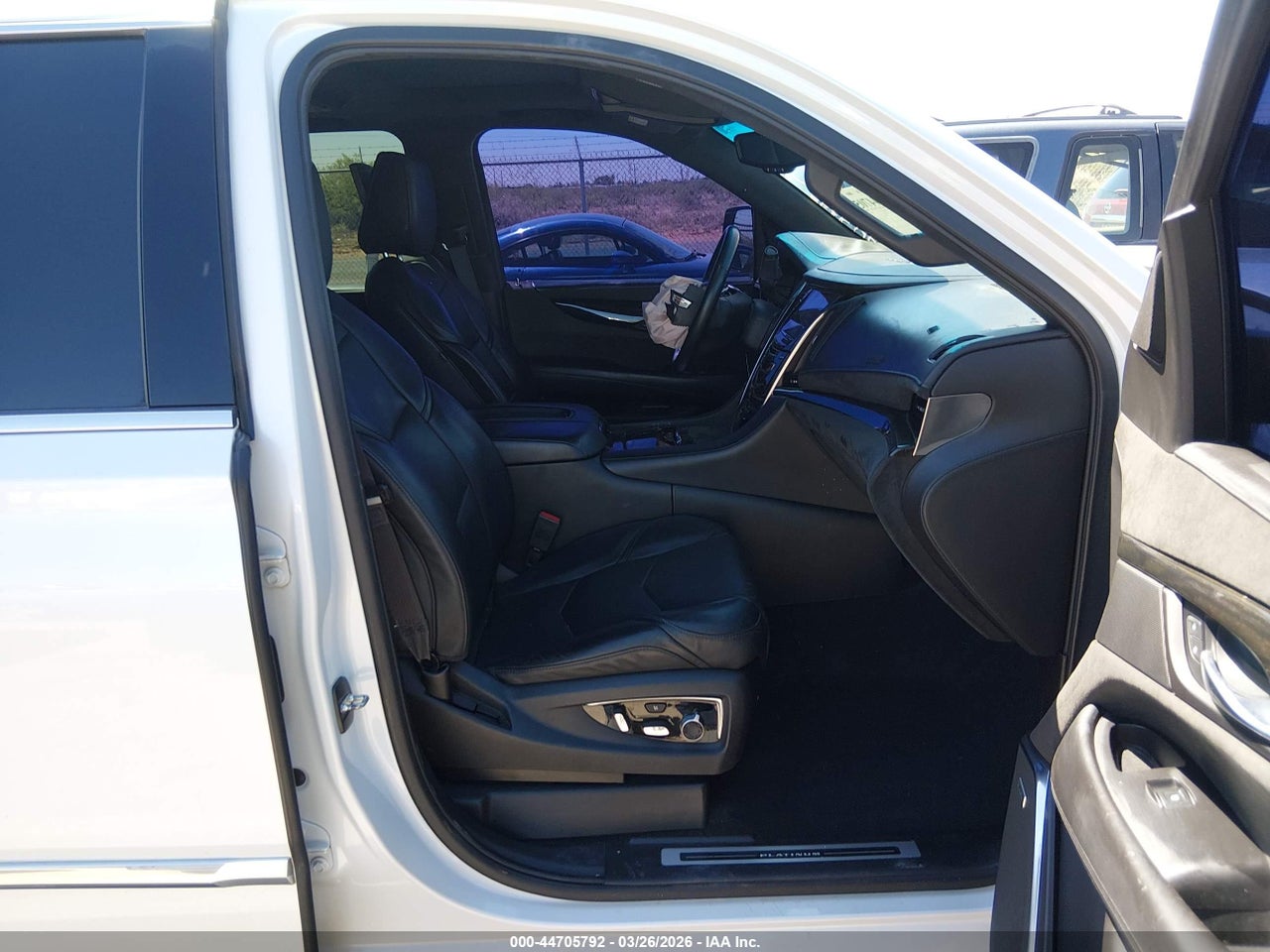 2016 CADILLAC ESCALADE PLATINUM · 5/11