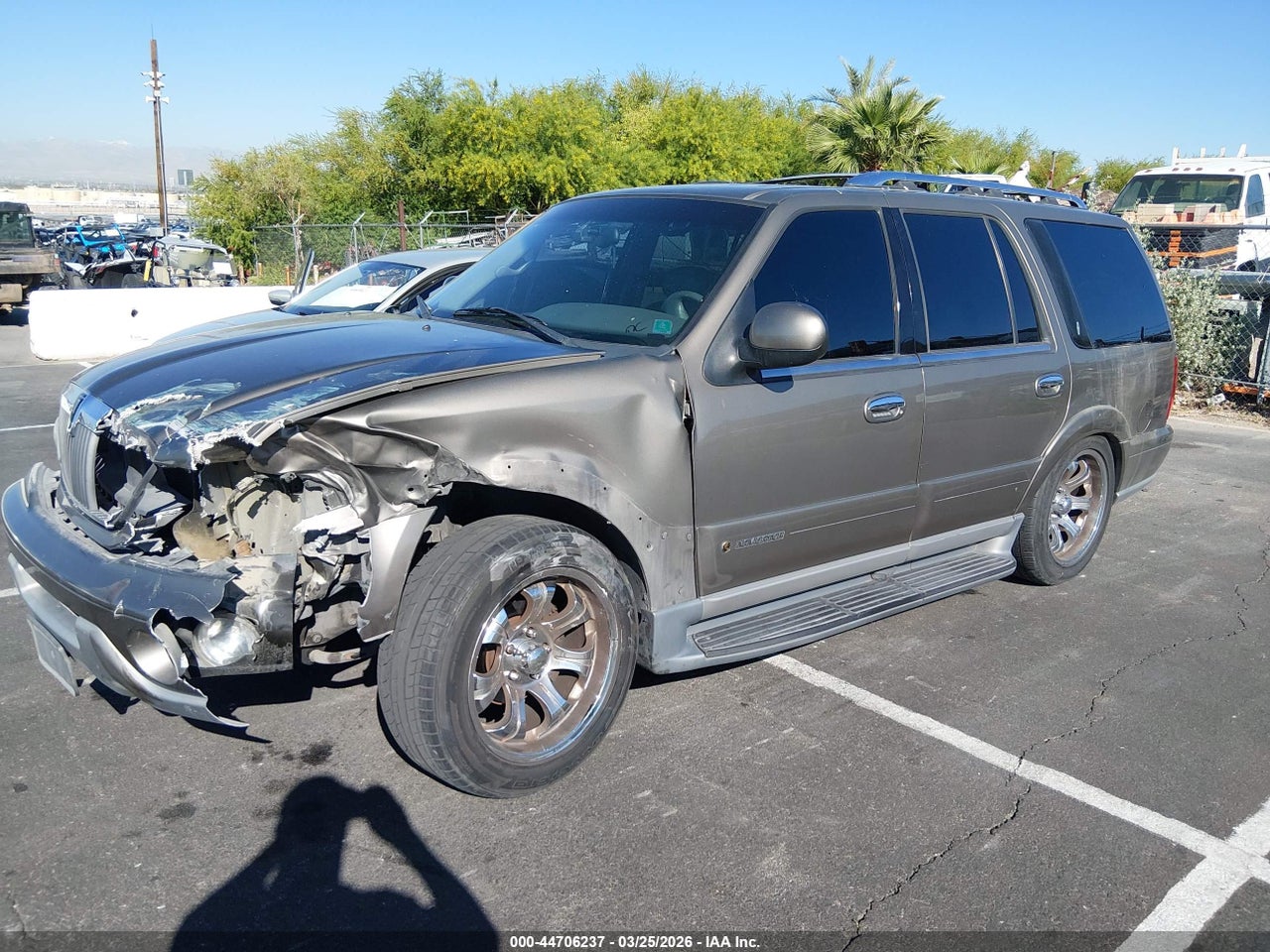 2001 LINCOLN NAVIGATOR · 2/11