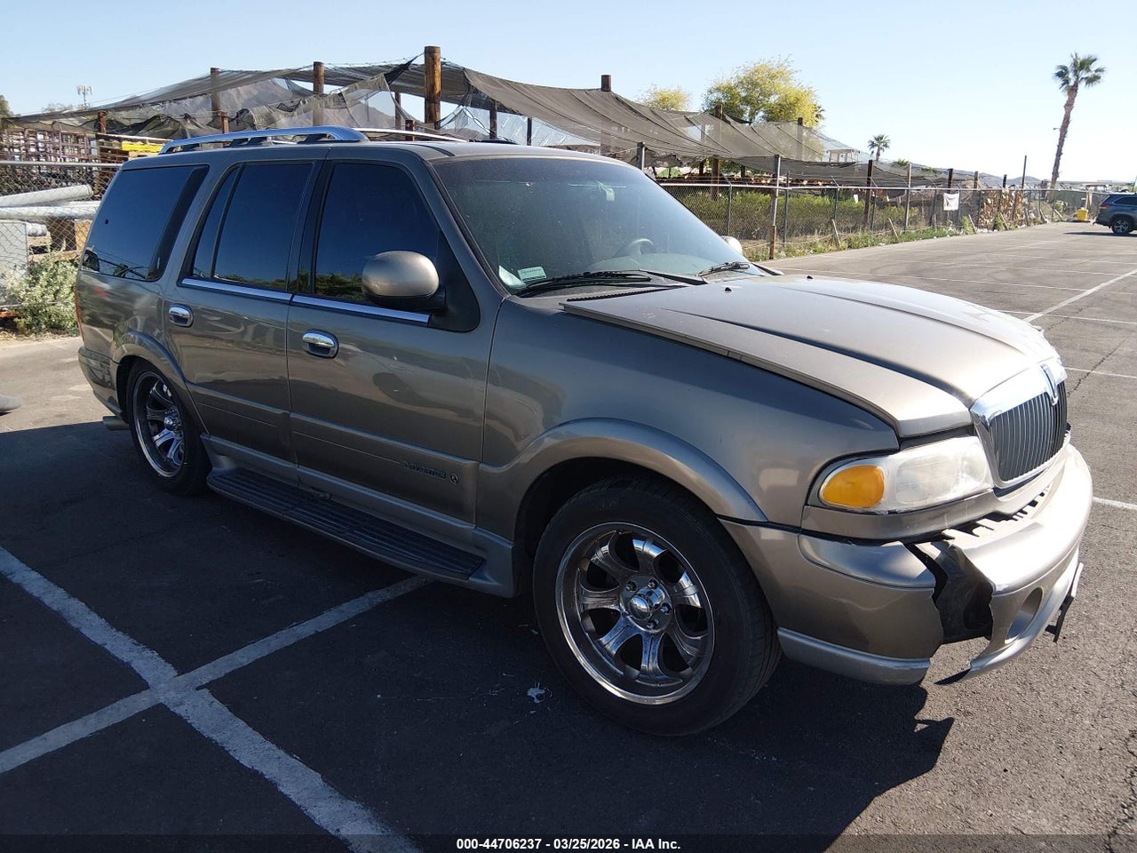 5LMEU27R71L****** · 2001 LINCOLN NAVIGATOR