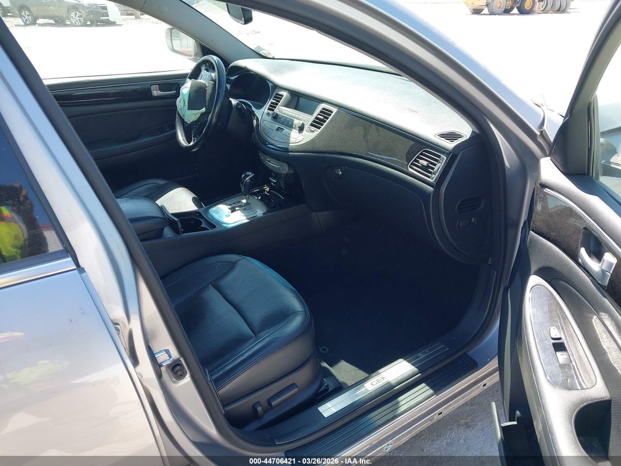 2013 HYUNDAI GENESIS 3.8 · 5/10