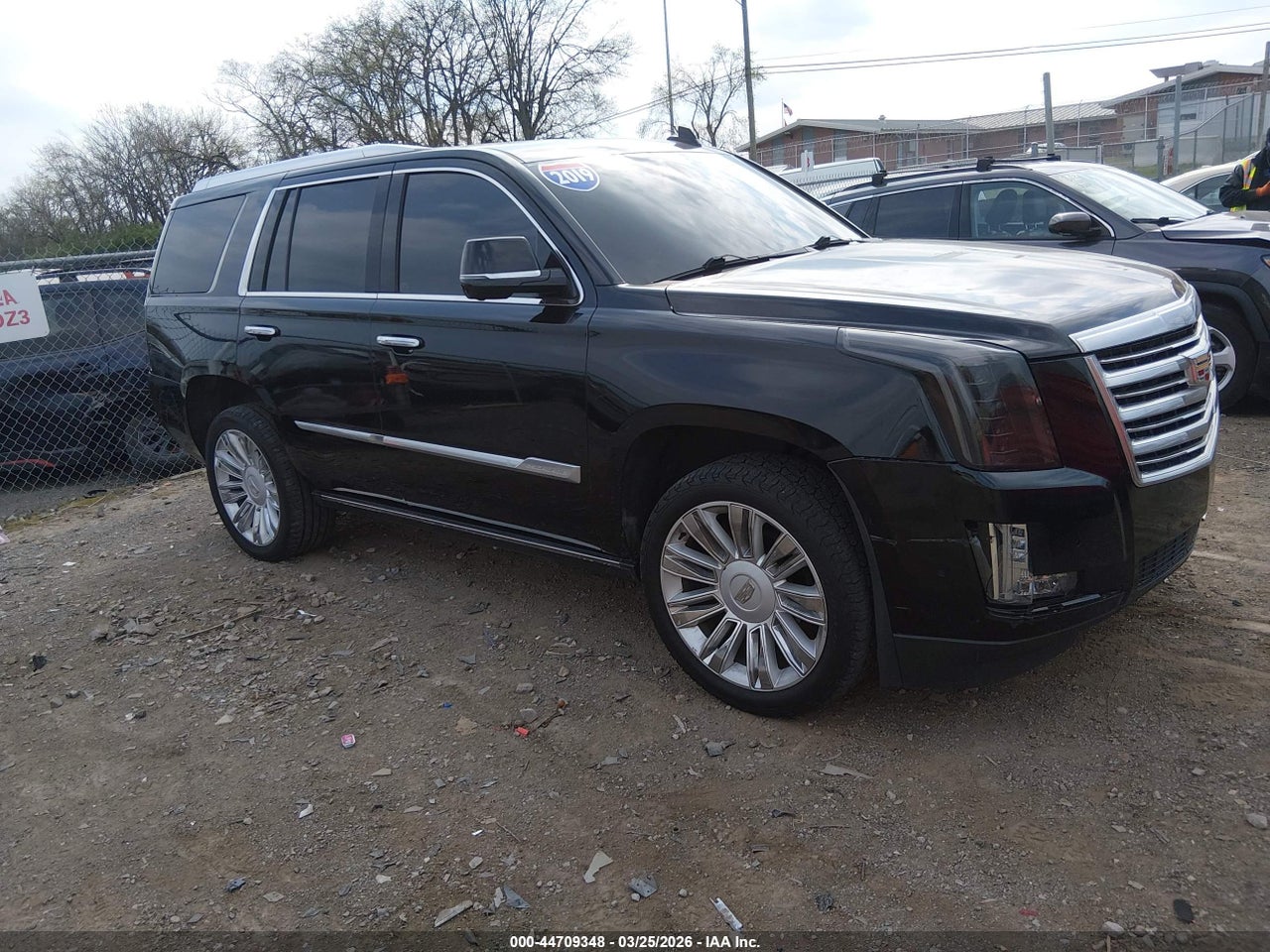 1GYS3DKJ5KR****** · 2019 CADILLAC ESCALADE PLATINUM