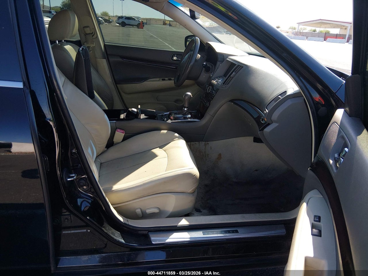 2012 INFINITI G37X · 5/11