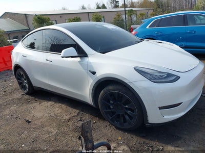 7SAYGAEE7NF****** · 2022 TESLA MODEL Y LONG RANGE DUAL MOTOR ALL-WHEEL DRIVE