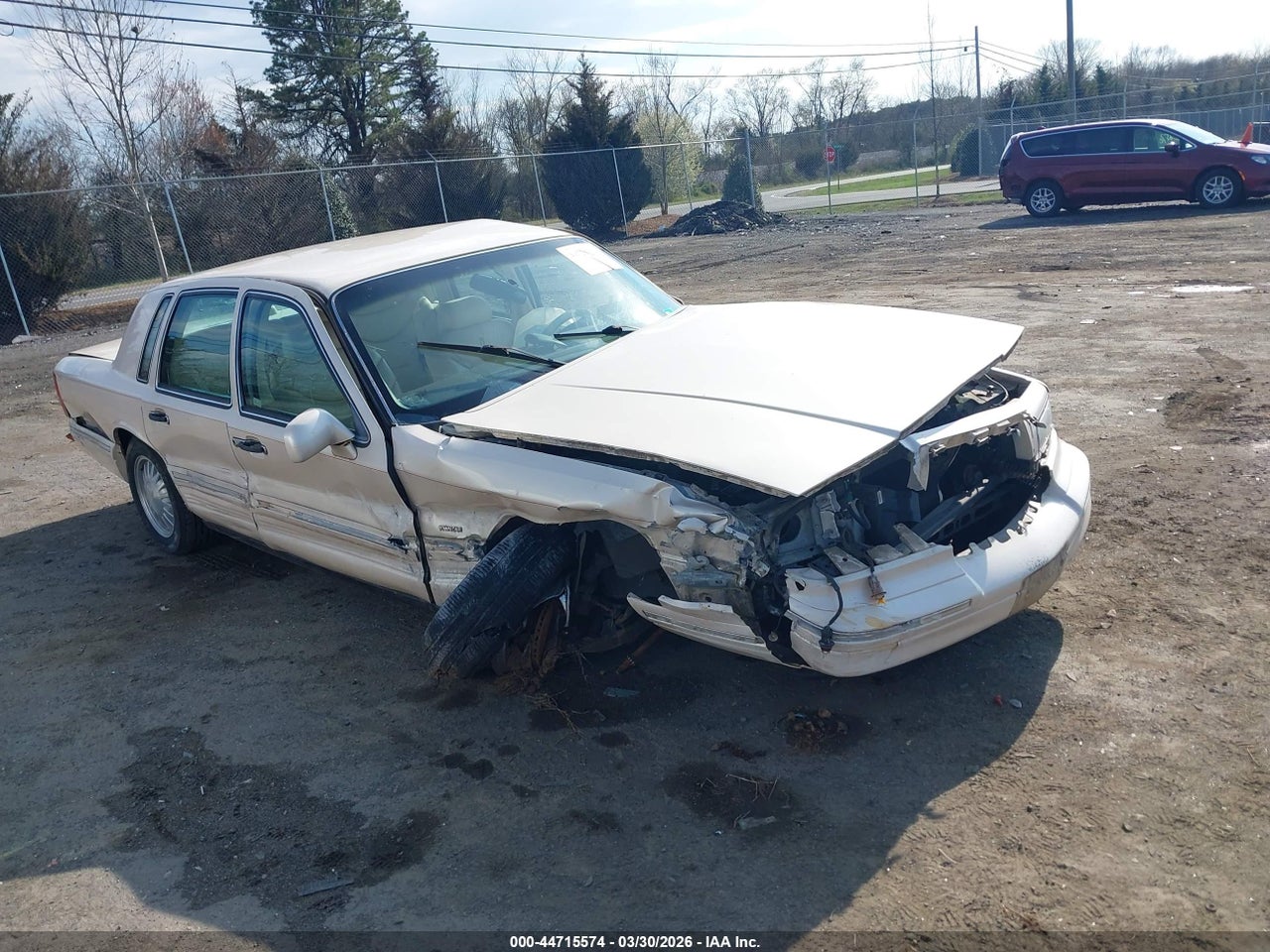 1LNLM83W2VY****** · 1997 LINCOLN TOWN CAR CARTIER