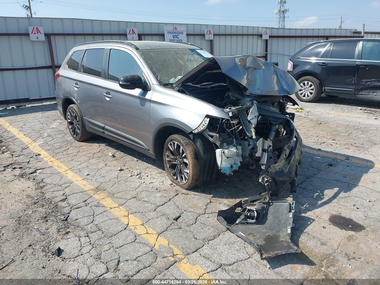JA4AD3A38JZ****** · 2018 MITSUBISHI OUTLANDER LE