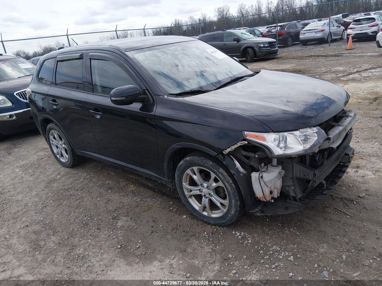 JA4AZ3A38FZ****** · 2015 MITSUBISHI OUTLANDER SE
