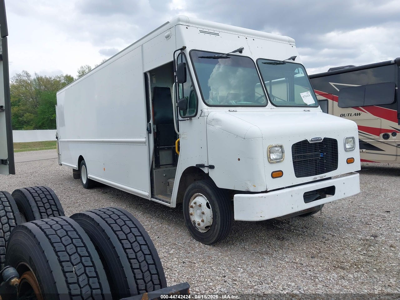 4UZAC3DV8CC****** · 2012 FREIGHTLINER CHASSIS M LINE WALK-IN VAN