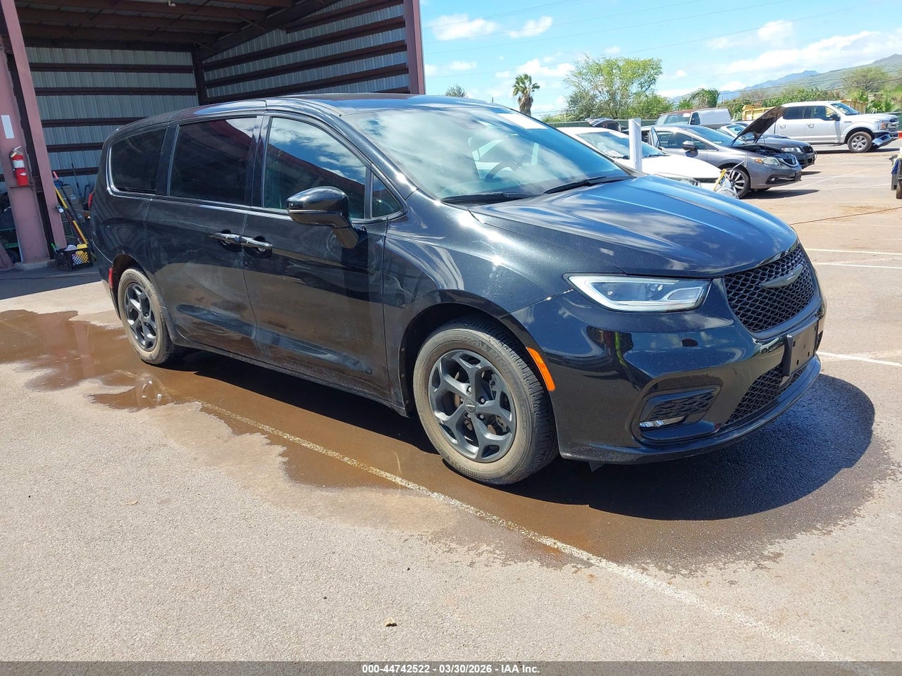 2C4RC1L7XNR****** · 2022 CHRYSLER PACIFICA HYBRID TOURING L