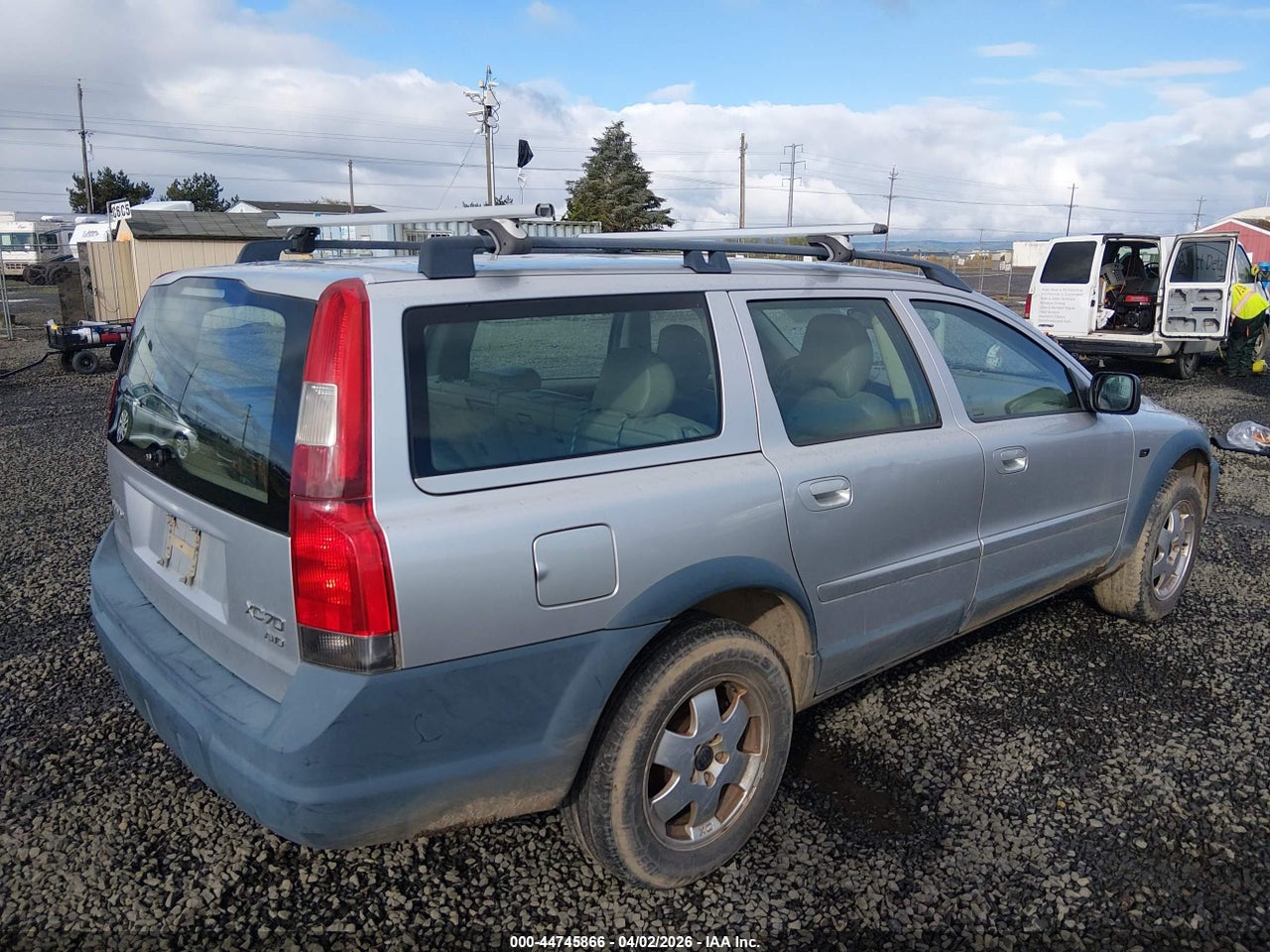 2003 VOLVO XC70 2.5T · 4/11