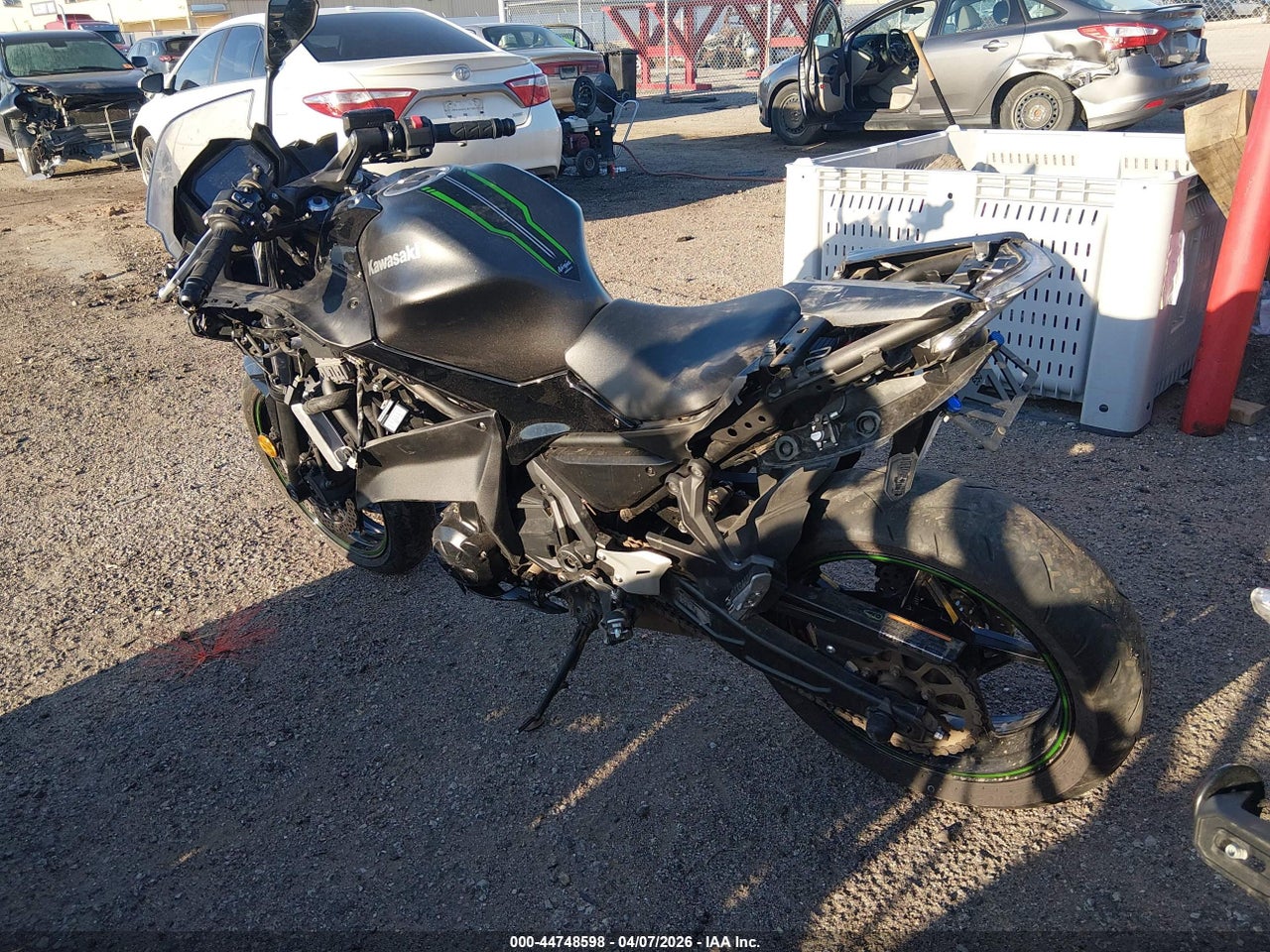2024 KAWASAKI EX650 R · 3/11