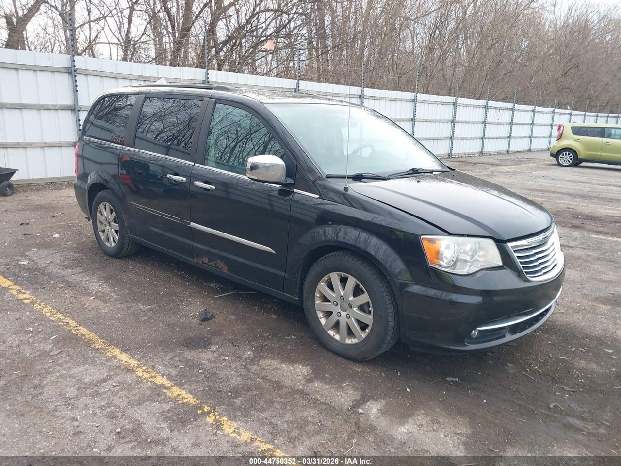 2A4RR8DG2BR****** · 2011 CHRYSLER TOWN &amp; COUNTRY TOURING-L
