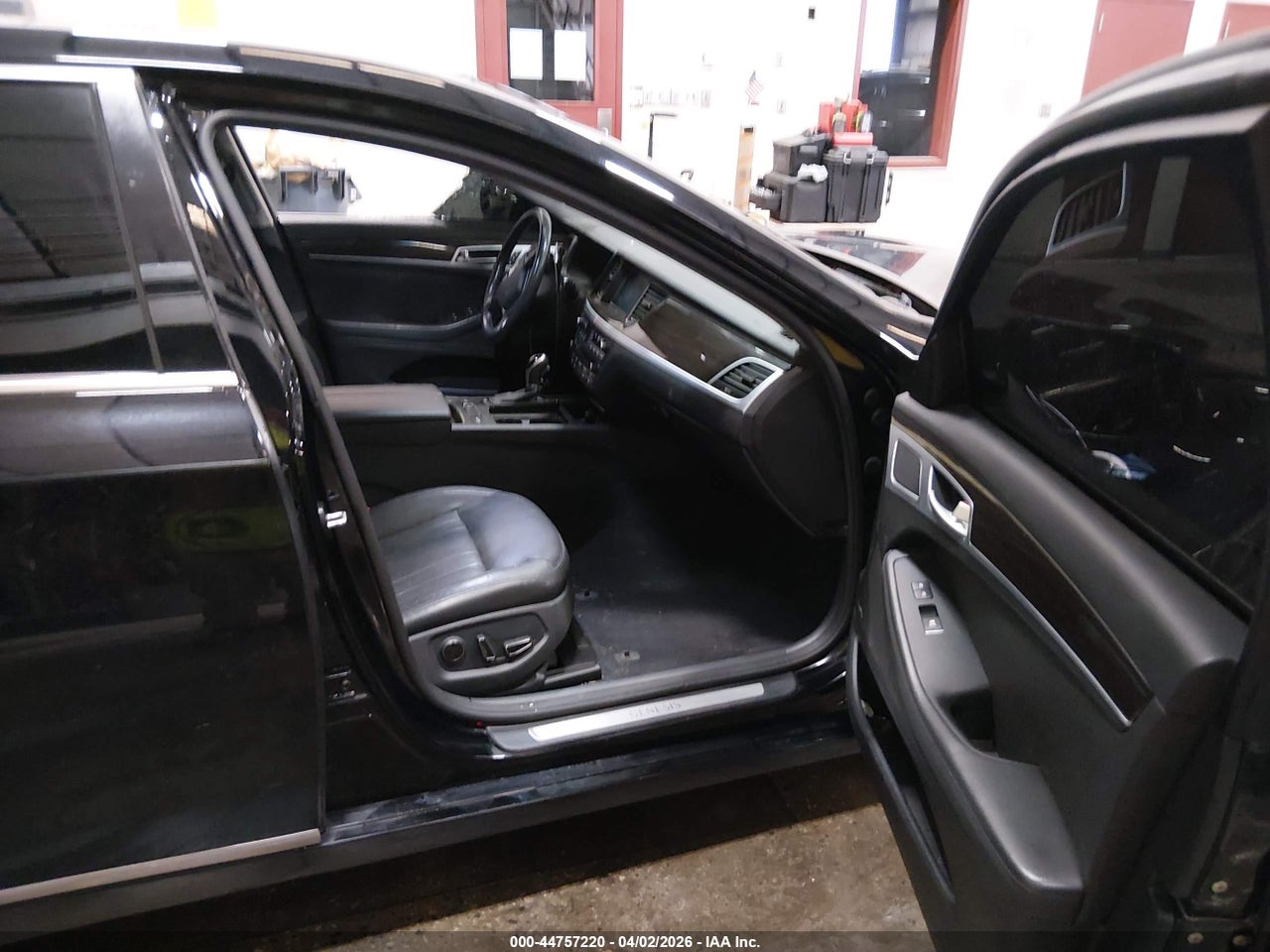 2015 HYUNDAI GENESIS 3.8 · 5/11