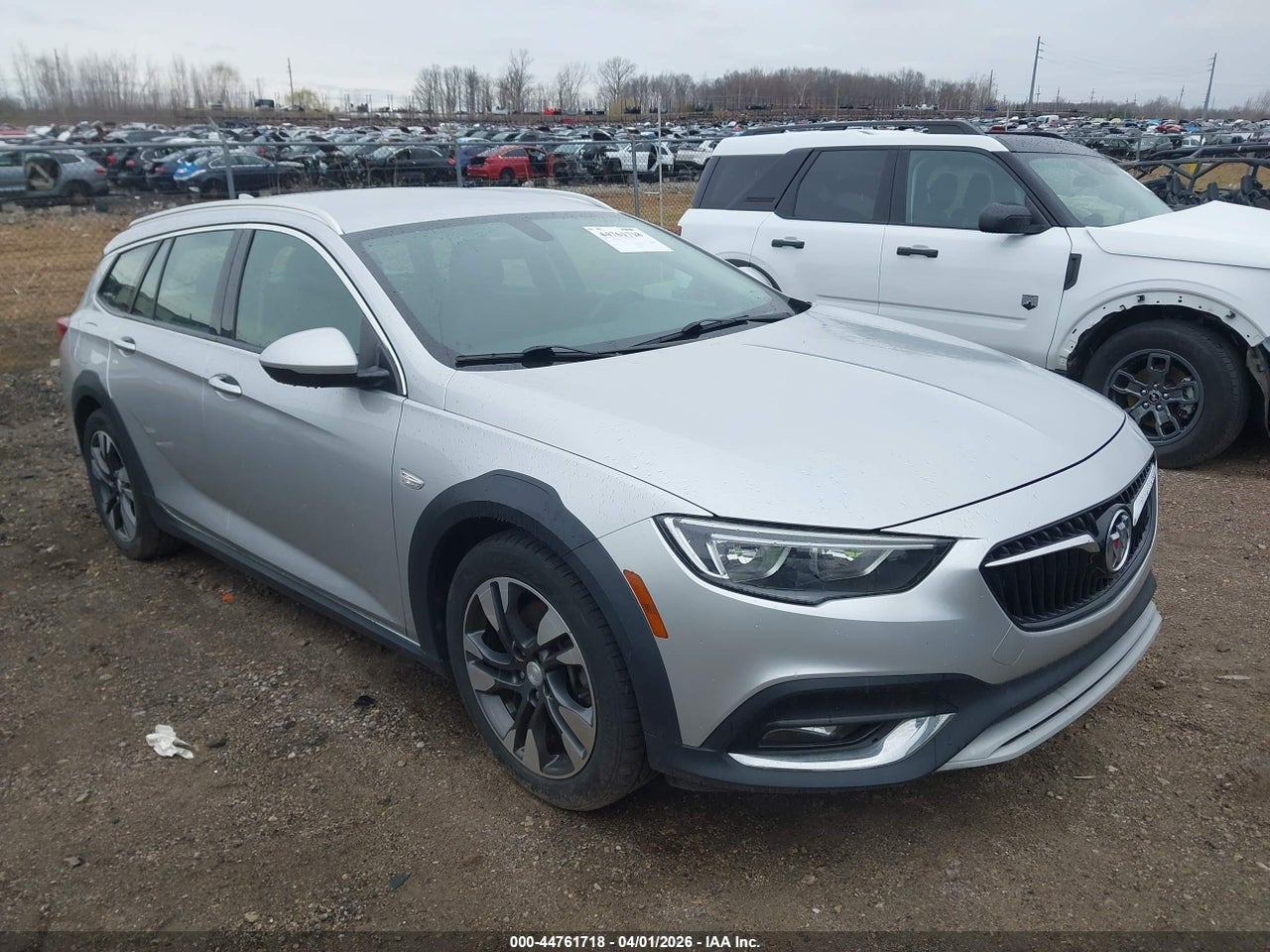 W04GV8SX5J1****** · 2018 BUICK REGAL TOURX ESSENCE