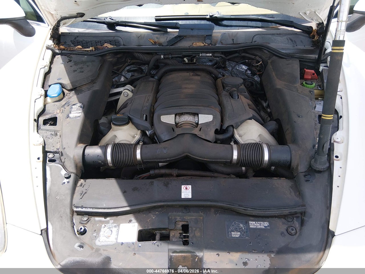 WP1AB2A25CL****** · 2012 PORSCHE CAYENNE S · 10/11