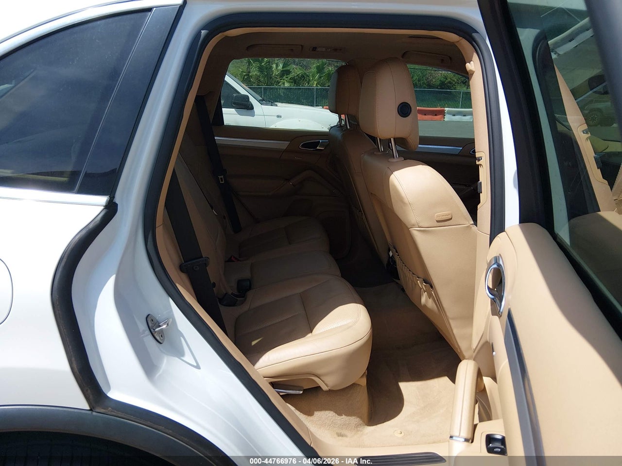 WP1AB2A25CL****** · 2012 PORSCHE CAYENNE S · 8/11