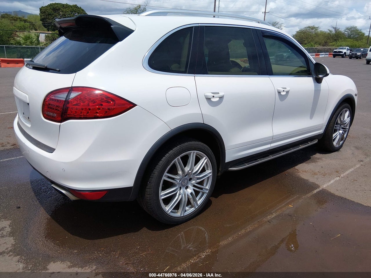 WP1AB2A25CL****** · 2012 PORSCHE CAYENNE S · 4/11
