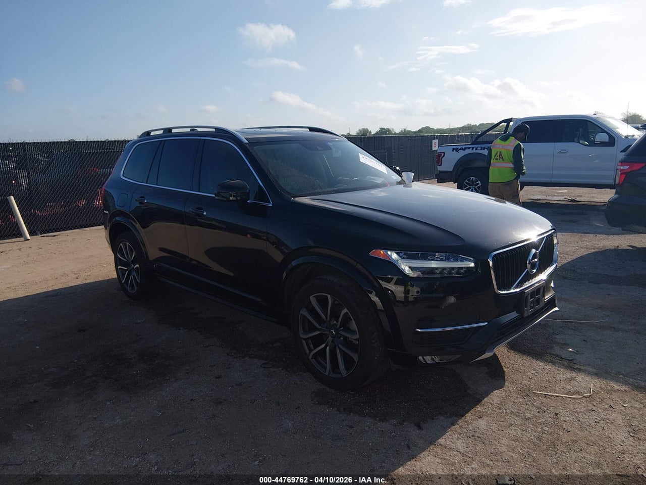 YV4102CK8K1****** · 2019 VOLVO XC90 T5 MOMENTUM