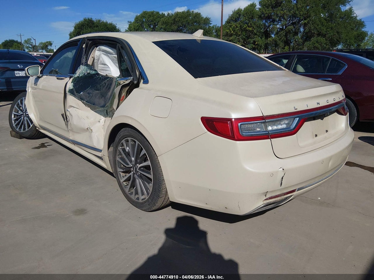 2018 LINCOLN CONTINENTAL SELECT · 3/10