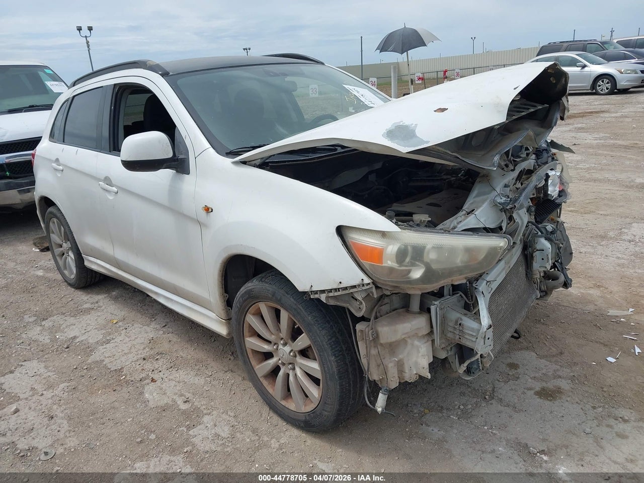 JA4AR4AU9BZ****** · 2011 MITSUBISHI OUTLANDER SPORT SE