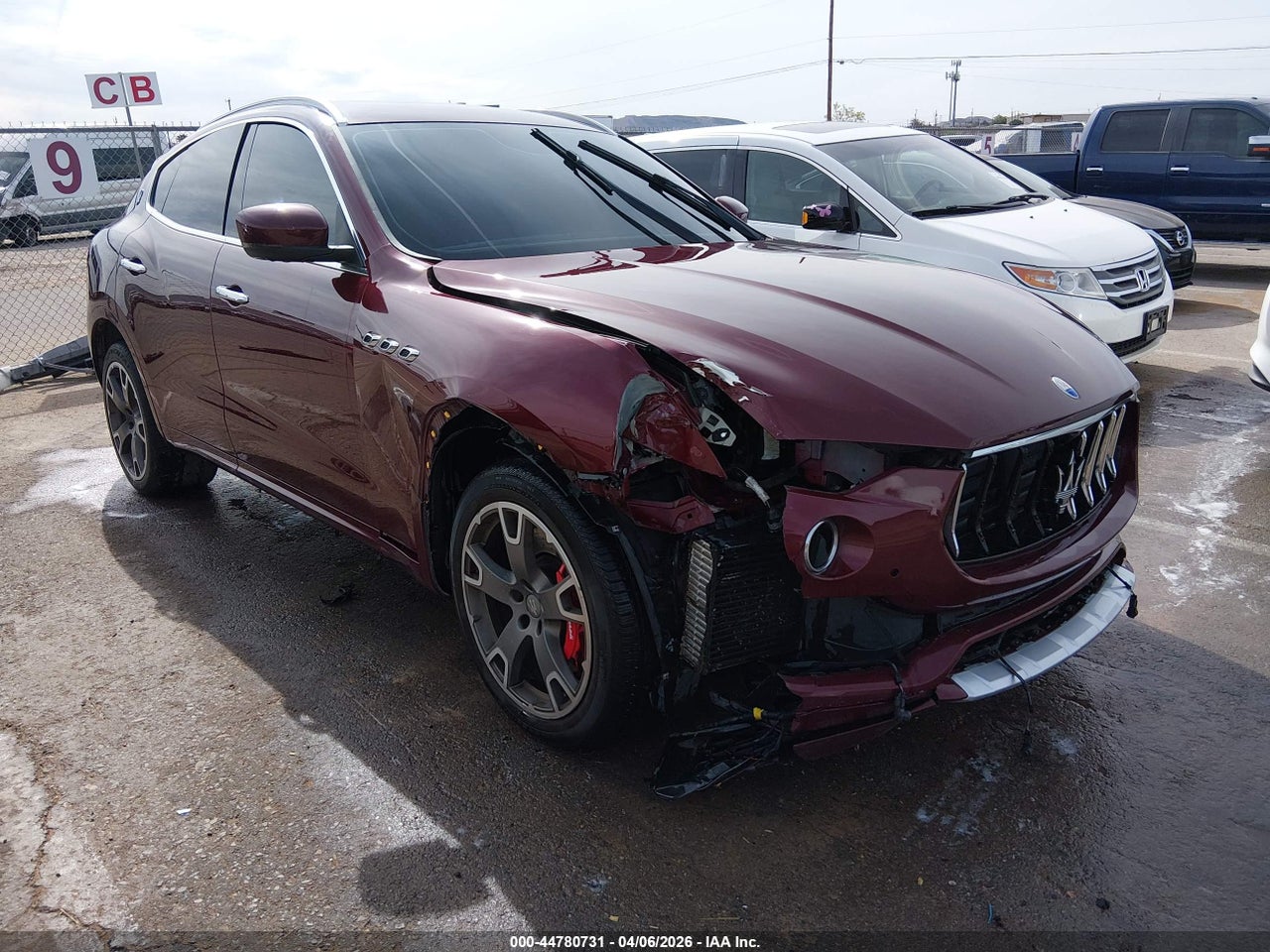 ZN661YUS5HX****** · 2017 MASERATI LEVANTE S