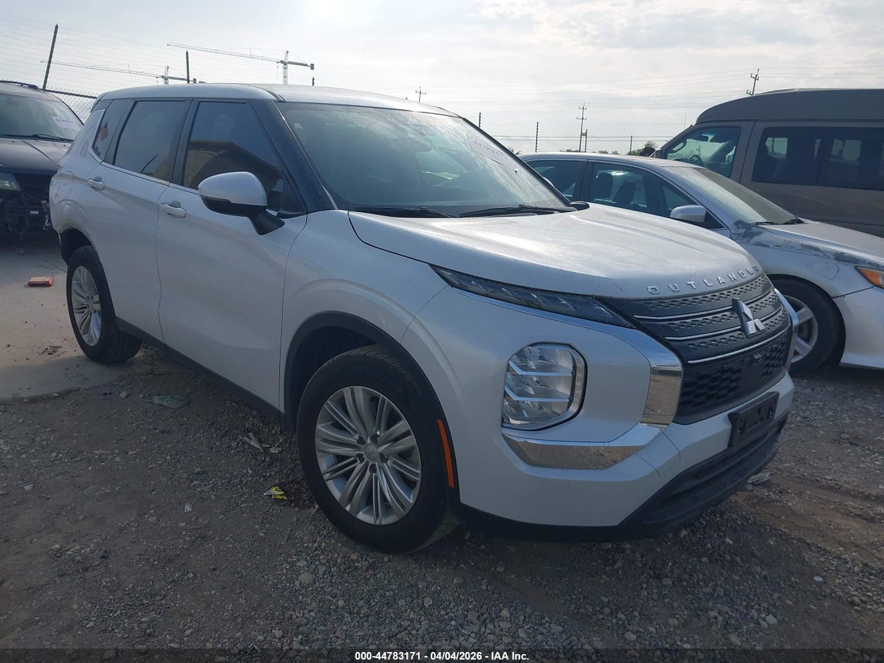 JA4J3TA80PZ****** · 2023 MITSUBISHI OUTLANDER ES 2.5 2WD