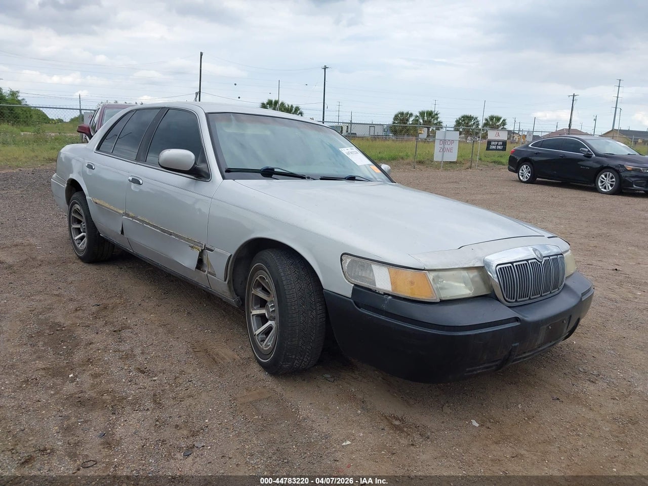 2MEFM75W3YX****** · 2000 MERCURY GRAND MARQUIS LS