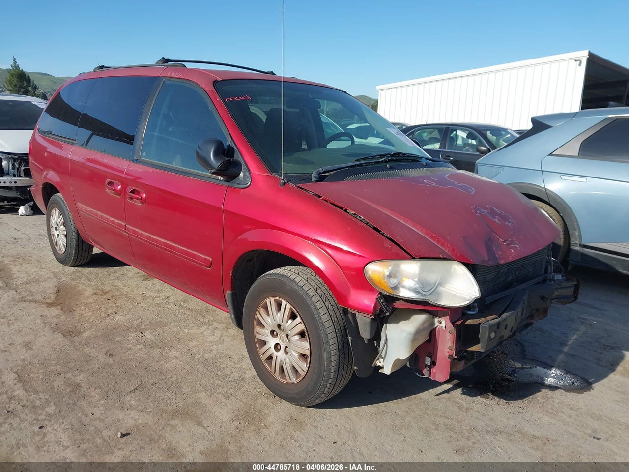 2C4GP44R35R****** · 2005 CHRYSLER TOWN &amp; COUNTRY LX