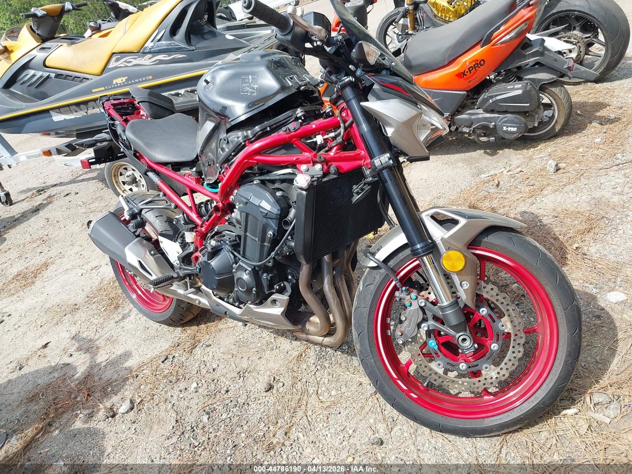 ML5ZRDF12PD****** · 2023 KAWASAKI ZR900 F