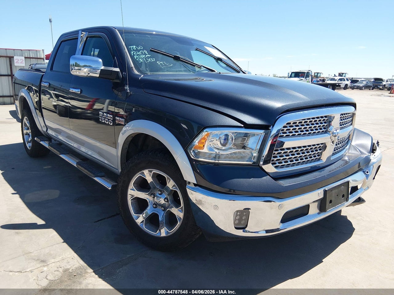 1C6RR7NT0JS****** · 2018 RAM 1500 LARAMIE  4X4 5'7 BOX