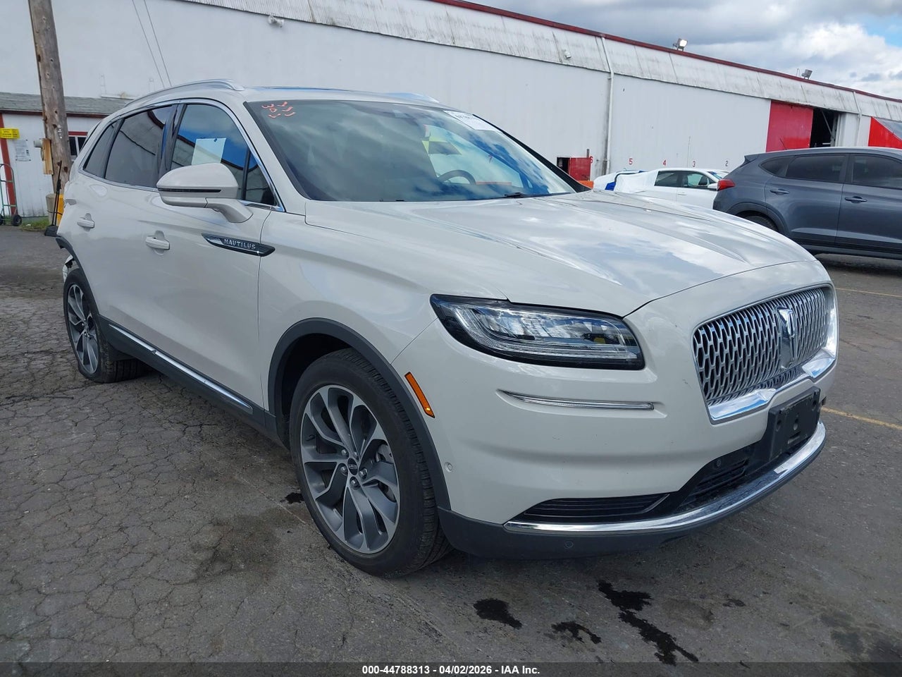 2LMPJ8K96PB****** · 2023 LINCOLN NAUTILUS RESERVE