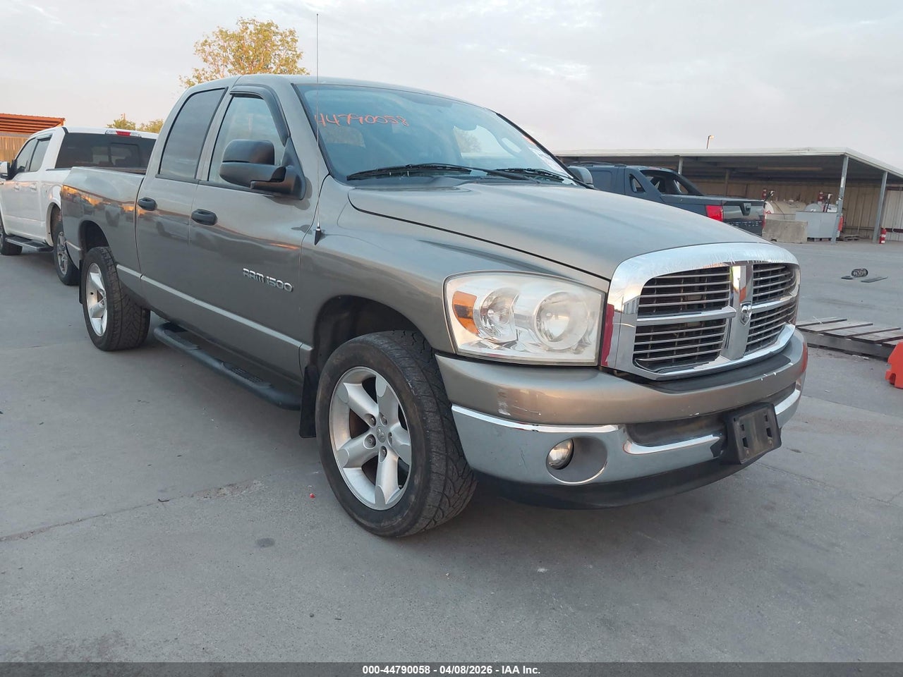 1D7HA18P67J****** · 2007 DODGE RAM 1500 SLT
