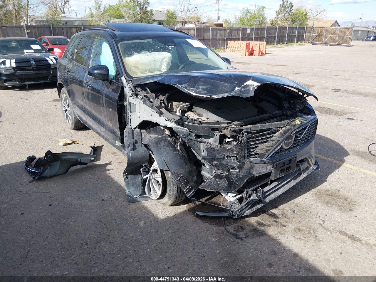 YV4L12RL6R1****** · 2024 VOLVO XC60 B5 PLUS DARK THEME
