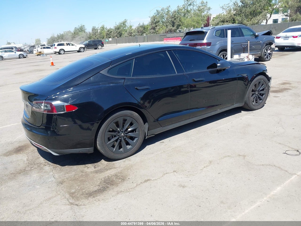 2014 TESLA MODEL S P85 · 4/11