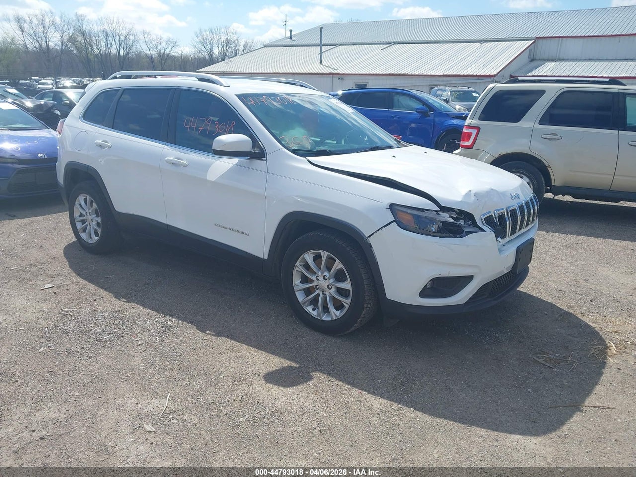 1C4PJLCB1KD****** · 2019 JEEP CHEROKEE LATITUDE FWD
