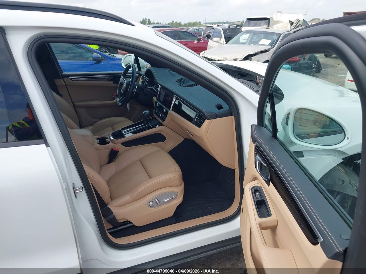 2023 PORSCHE MACAN T · 5/11